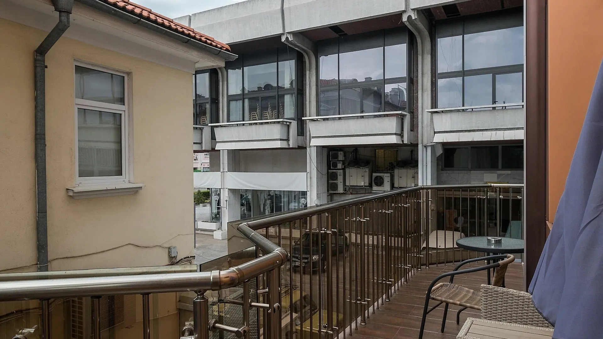 Caro Apartments & Rooms فارنا