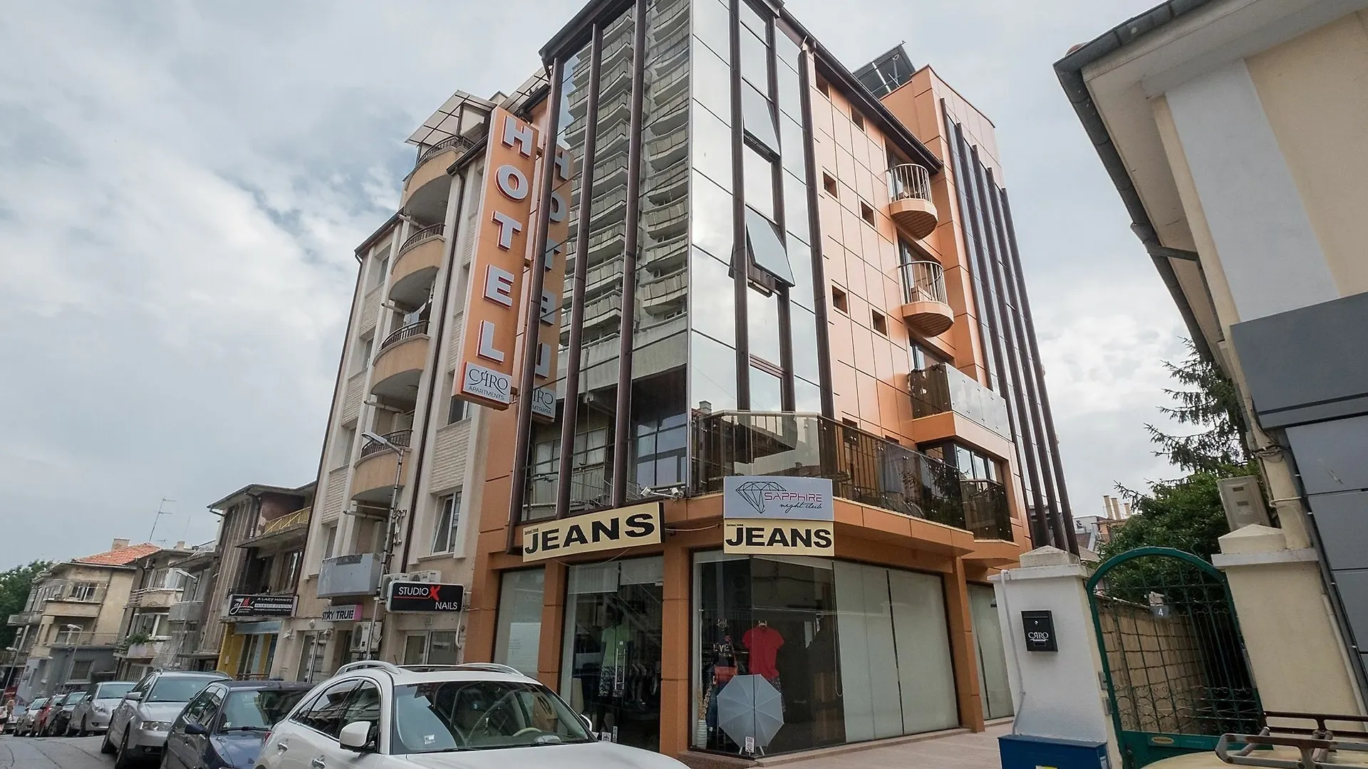 فندق Caro Apartments & Rooms فارنا