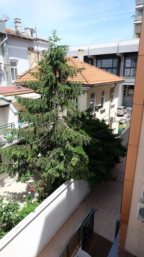 Caro Apartments&Rooms Varna Hotel